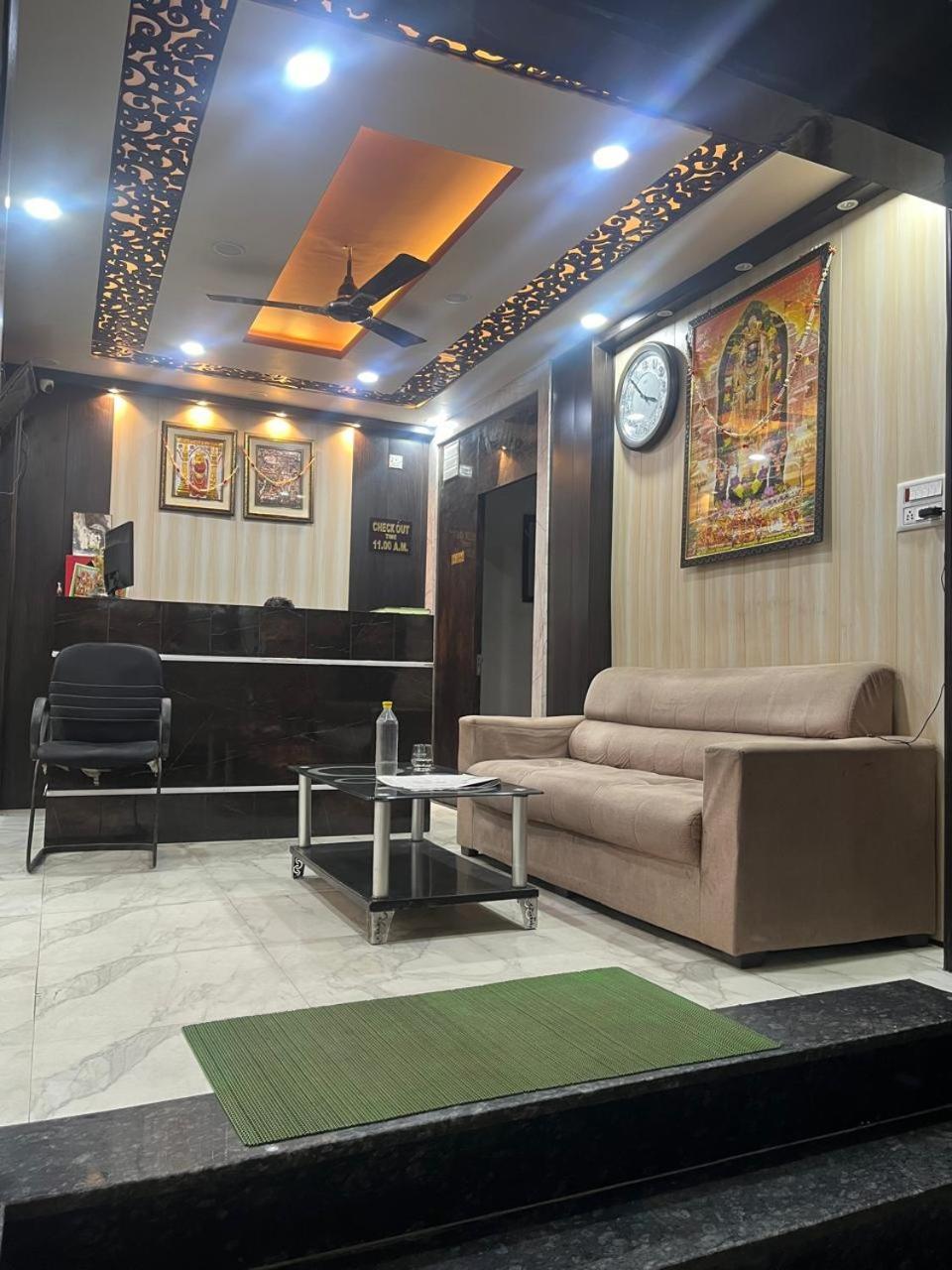 Hotel Shiv Mangalam Near Kashi Vishwanath Tample Waranasi Zewnętrze zdjęcie